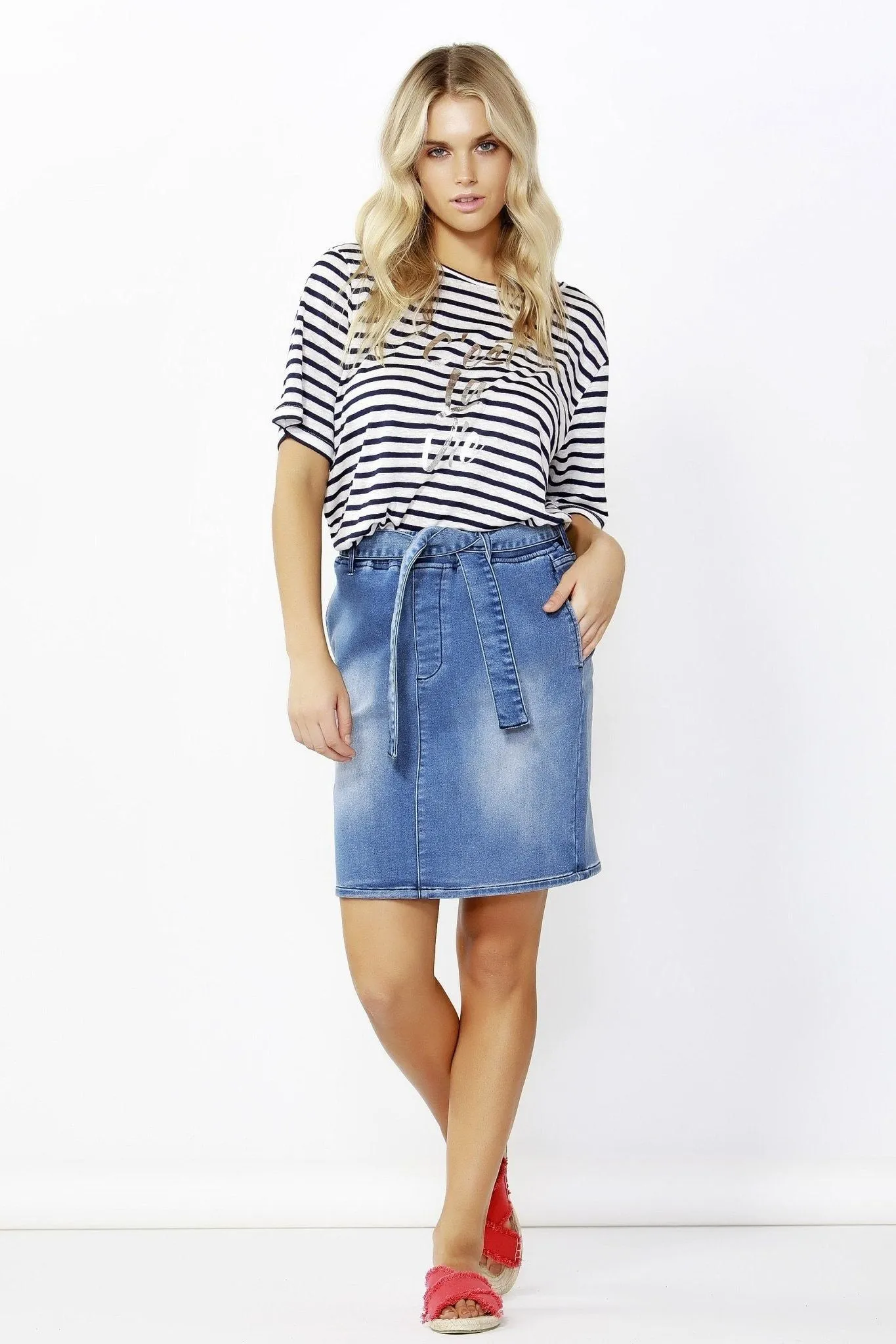 Betty Basics Archer Stretch Denim Skirt in Dark Indigo