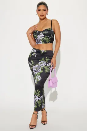 Elegant Fiona Floral Satin Skirt Set in Classic Black – Stylish and Versatile Ensemble for Any Occasion