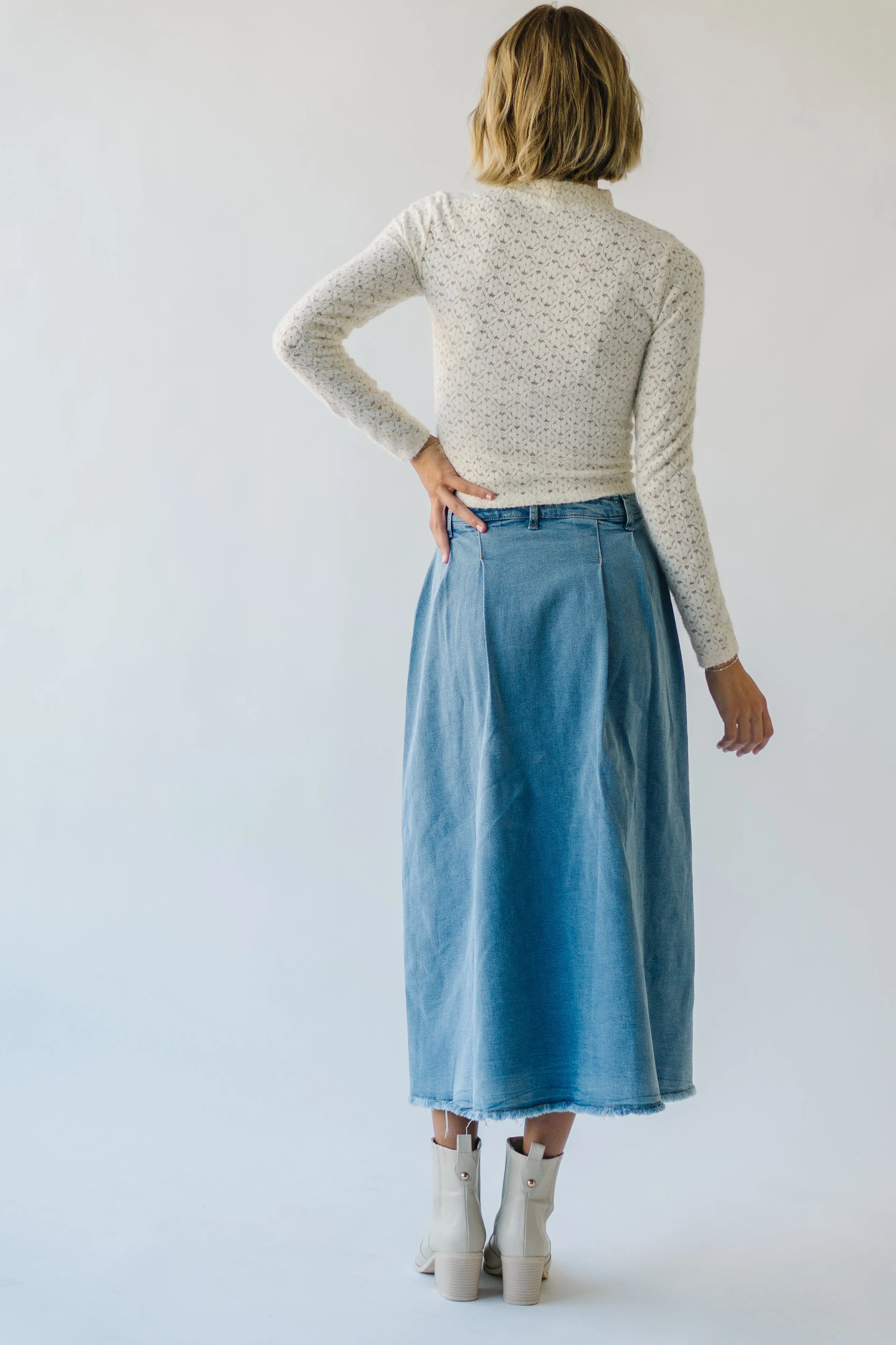 Sure! Here’s a more optimized title for the product:

Waleska Denim Pleated Maxi Skirt - Elegant, Versatile & Flattering Design