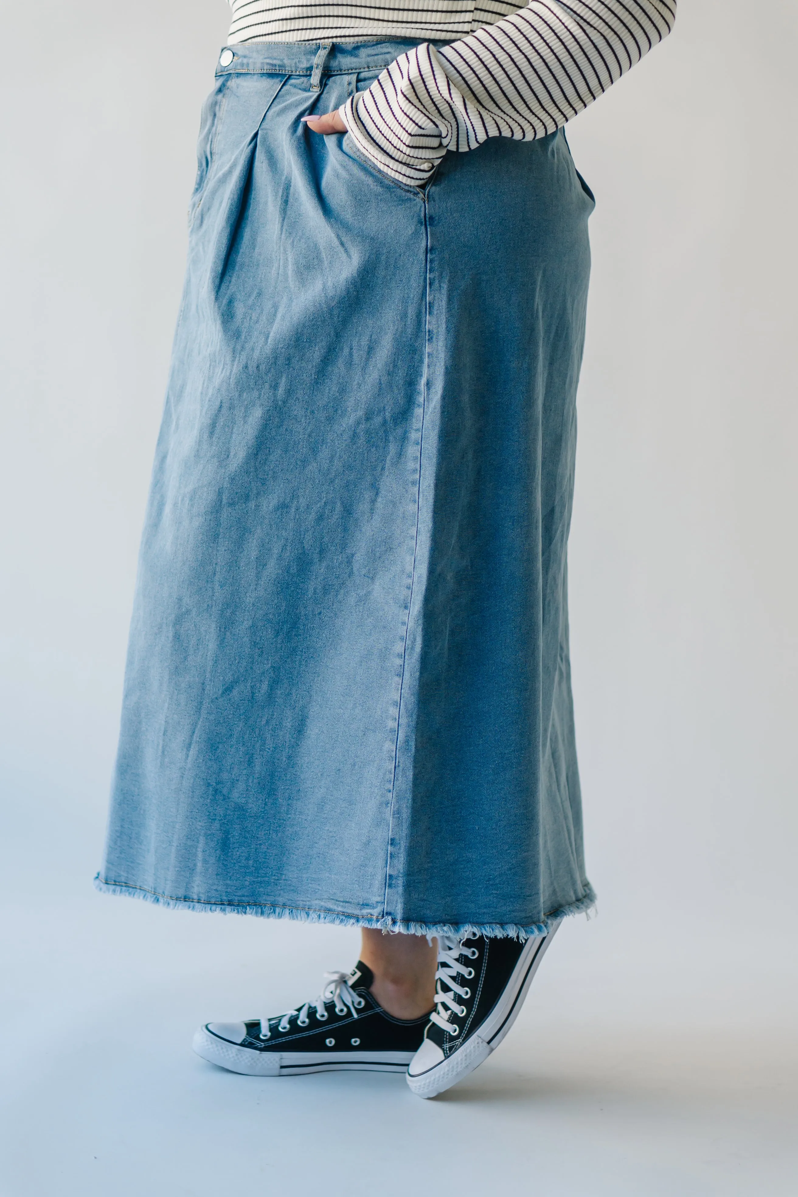 Sure! Here’s a more optimized title for the product:

Waleska Denim Pleated Maxi Skirt - Elegant, Versatile & Flattering Design