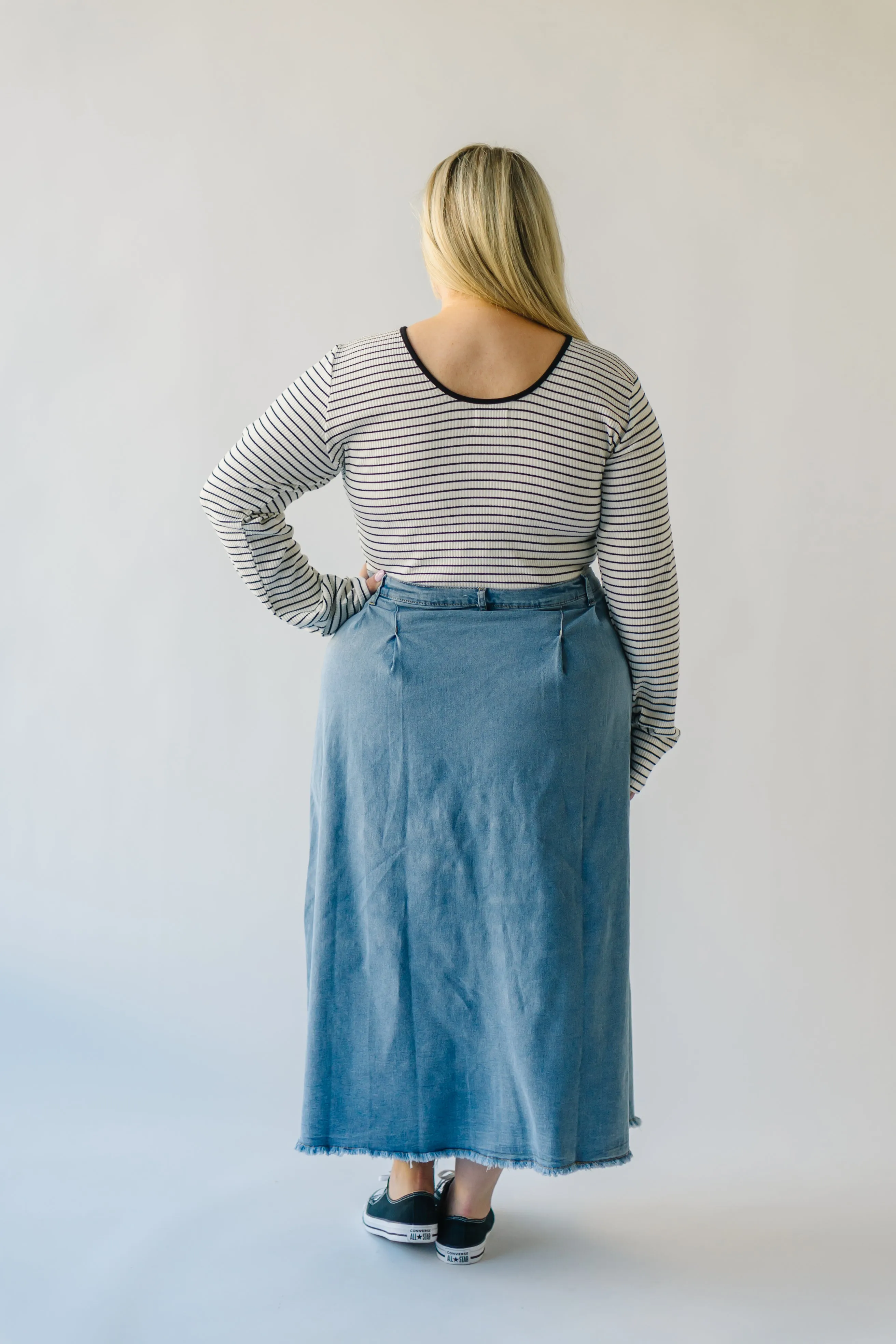 Sure! Here’s a more optimized title for the product:

Waleska Denim Pleated Maxi Skirt - Elegant, Versatile & Flattering Design